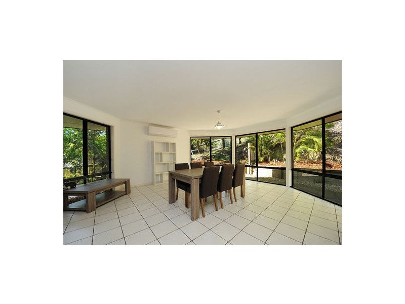 7 Hillside Court, Little Mountain QLD 4551