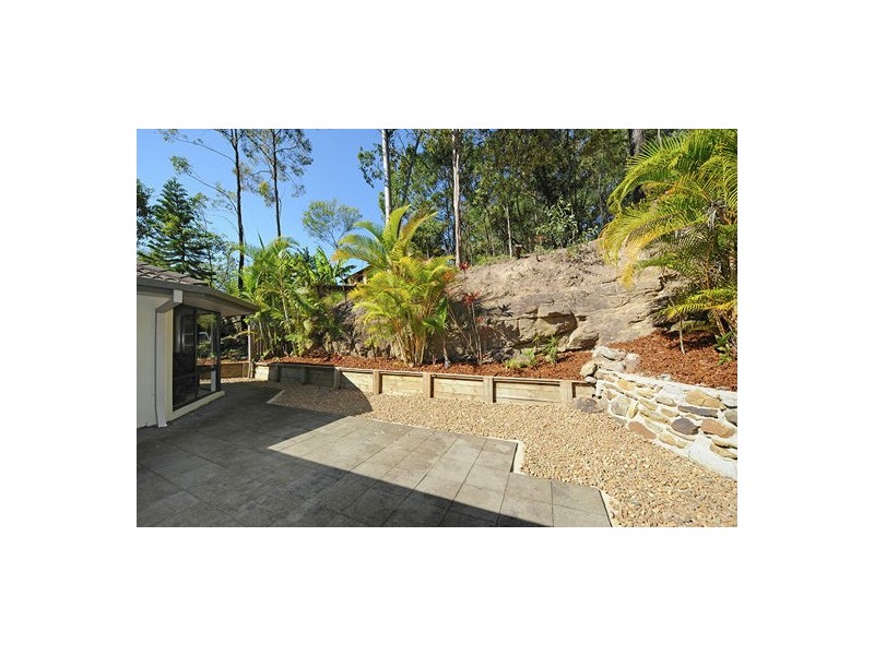 7 Hillside Court, Little Mountain QLD 4551