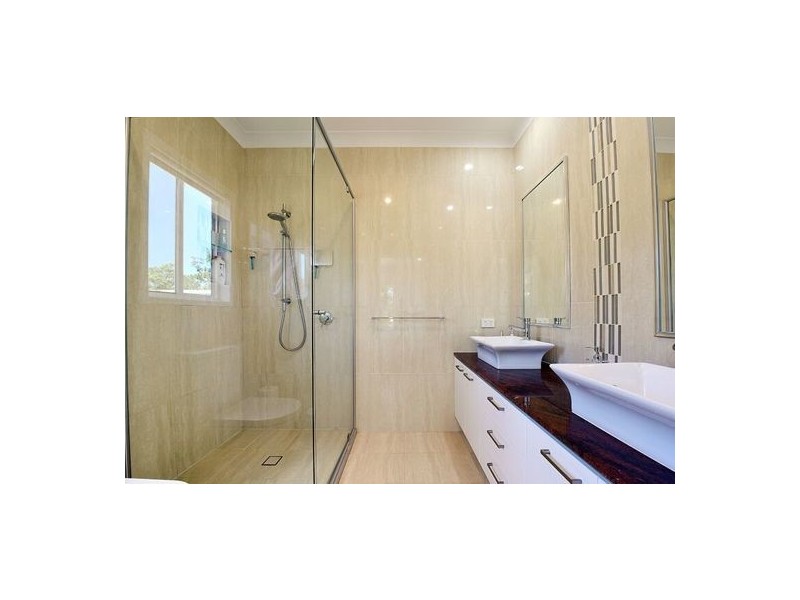 81 Pierce Avenue, Little Mountain QLD 4551