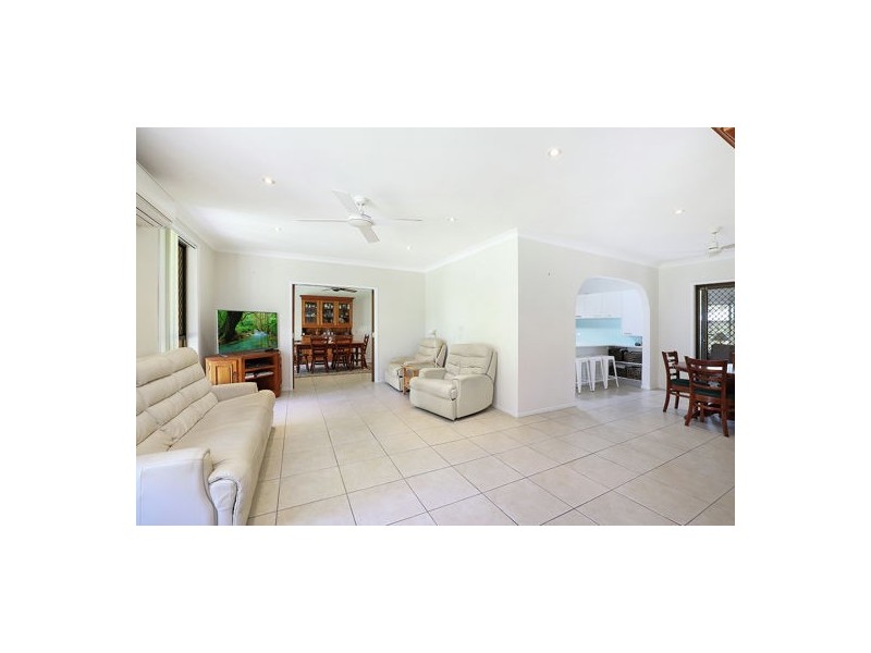 5 Casuarina Drive, Little Mountain QLD 4551