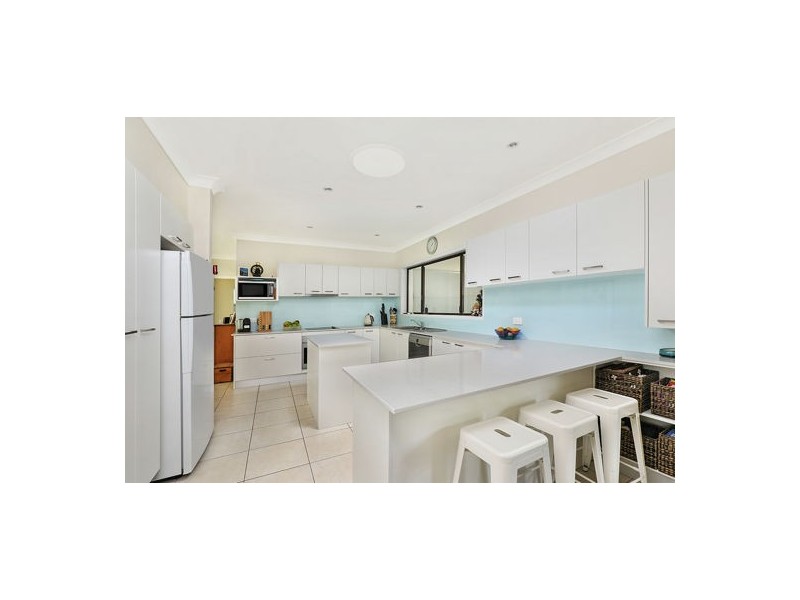5 Casuarina Drive, Little Mountain QLD 4551