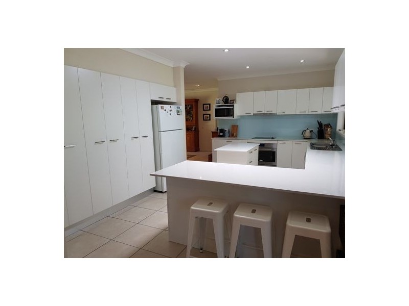 5 Casuarina Drive, Little Mountain QLD 4551
