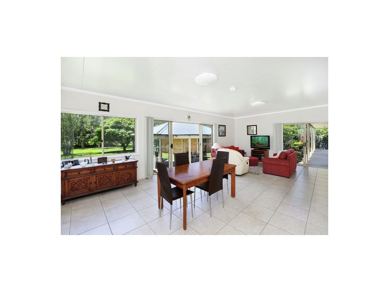 5 Casuarina Drive, Little Mountain QLD 4551