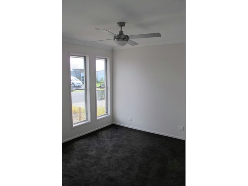 4 Stradbroke Street, Mountain Creek QLD 4557