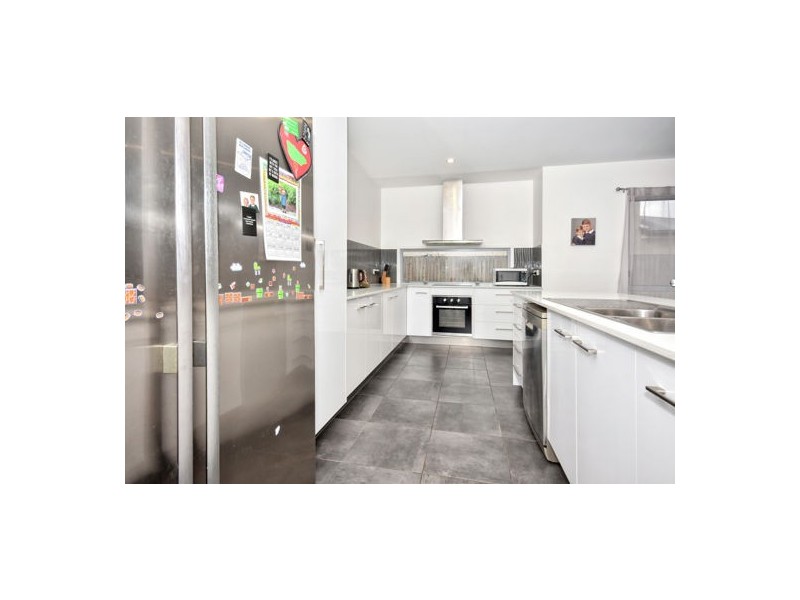 9 Ruby Crescent, Meridan Plains QLD 4551