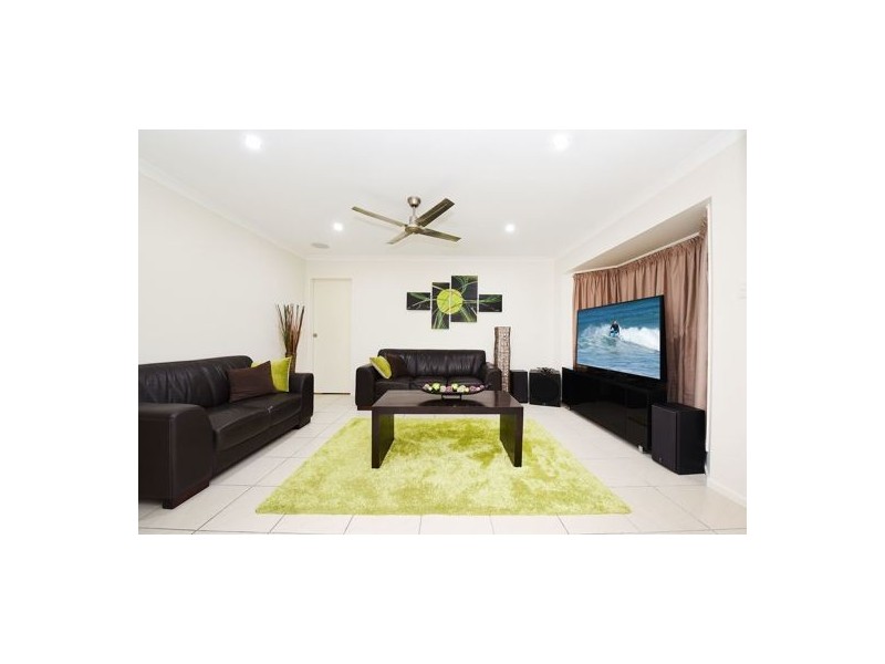 1 Hanwell Court, Little Mountain QLD 4551