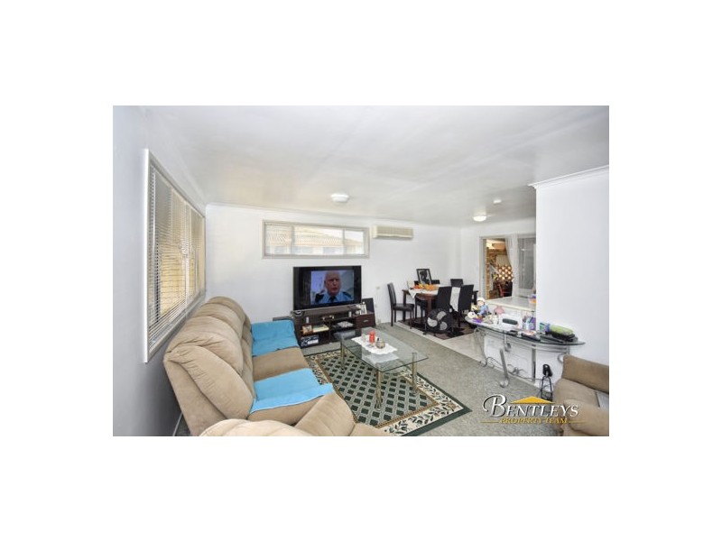 157 Nicklin Way, Warana QLD 4575