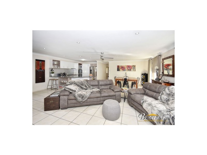 15 MOWBURRA PLACE, Caloundra West QLD 4551