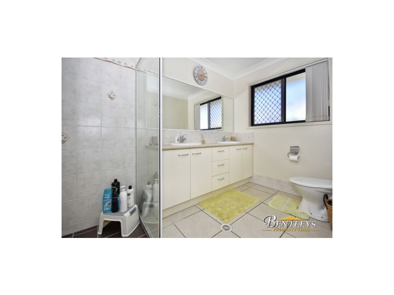 15 MOWBURRA PLACE, Caloundra West QLD 4551