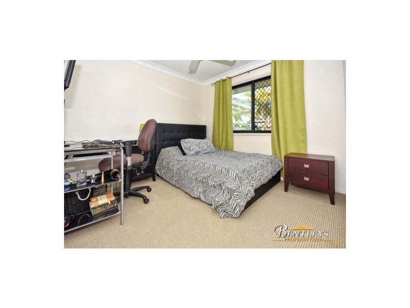 15 MOWBURRA PLACE, Caloundra West QLD 4551