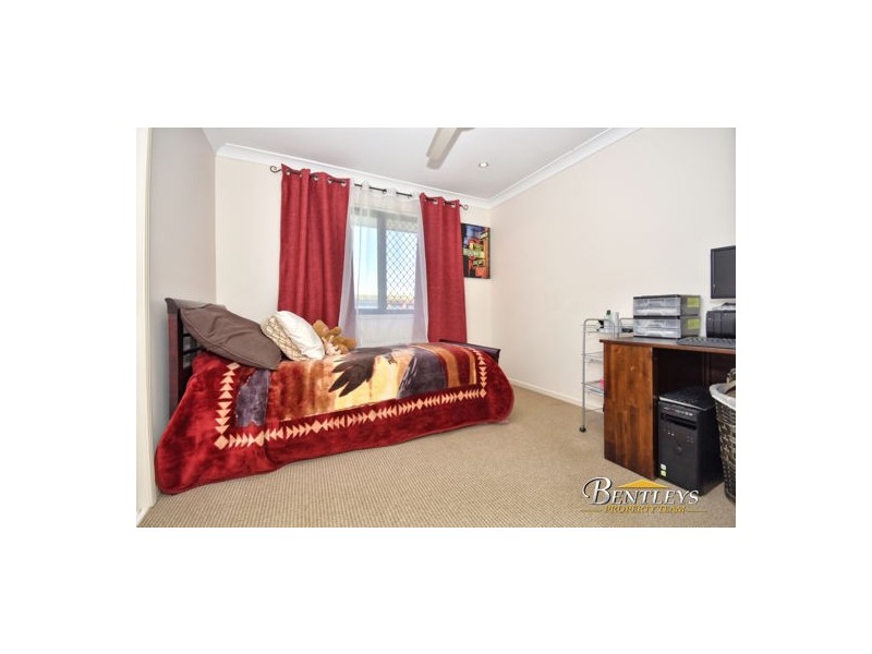 15 MOWBURRA PLACE, Caloundra West QLD 4551