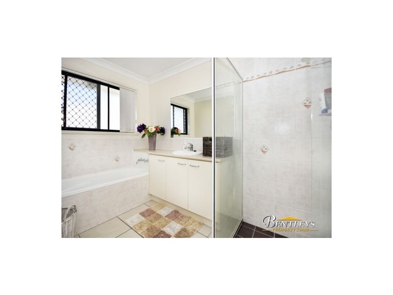 15 MOWBURRA PLACE, Caloundra West QLD 4551