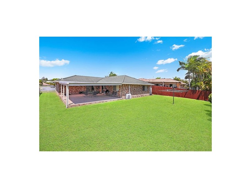 4 Greenvale Court, Little Mountain QLD 4551