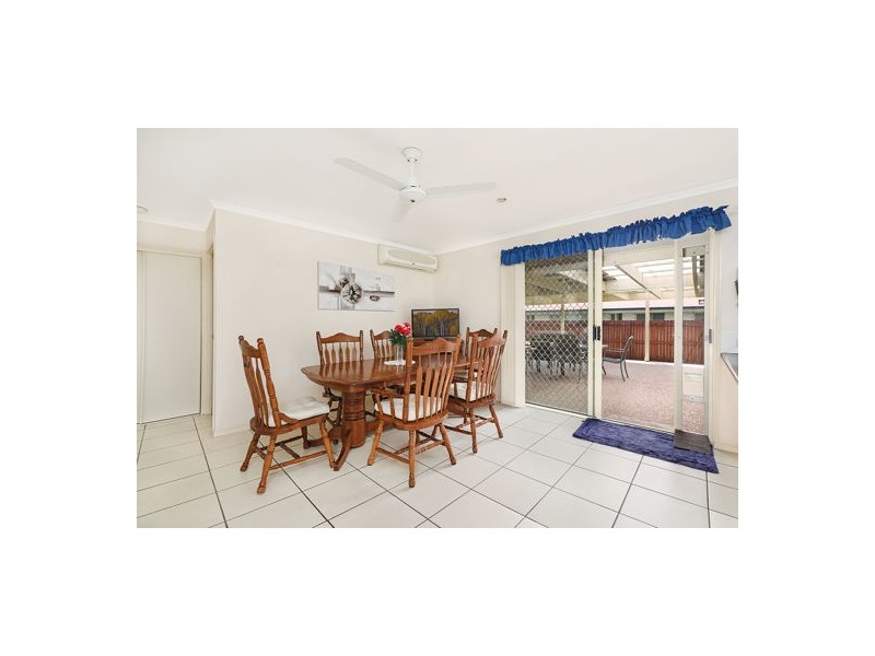 4 Greenvale Court, Little Mountain QLD 4551