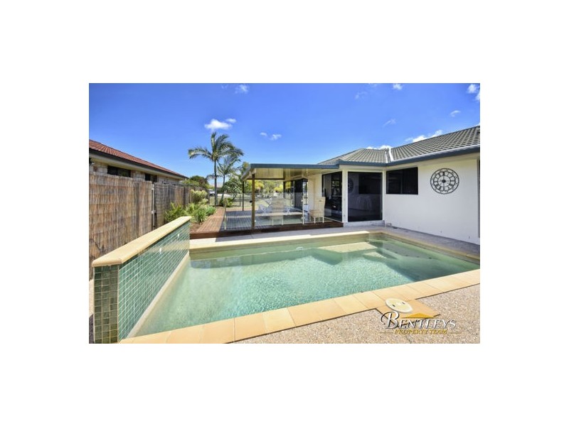 7 Water Side Place, Little Mountain QLD 4551