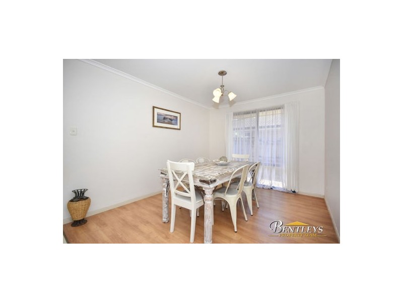 7 Water Side Place, Little Mountain QLD 4551