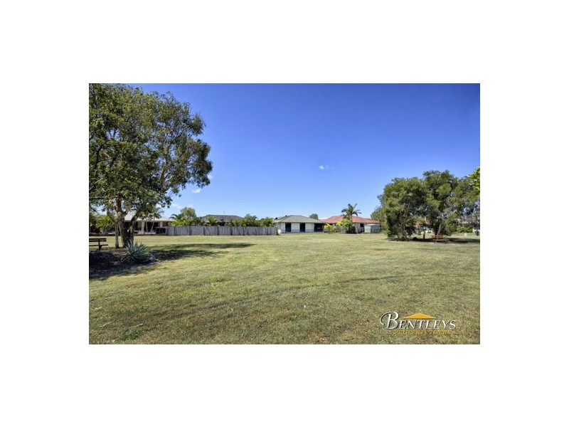 7 Water Side Place, Little Mountain QLD 4551