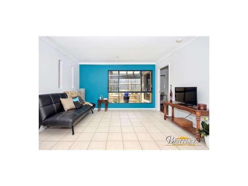 17 Highclare Court, Little Mountain QLD 4551