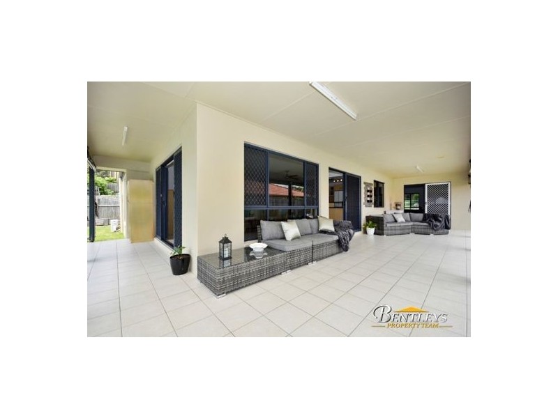 17 Highclare Court, Little Mountain QLD 4551