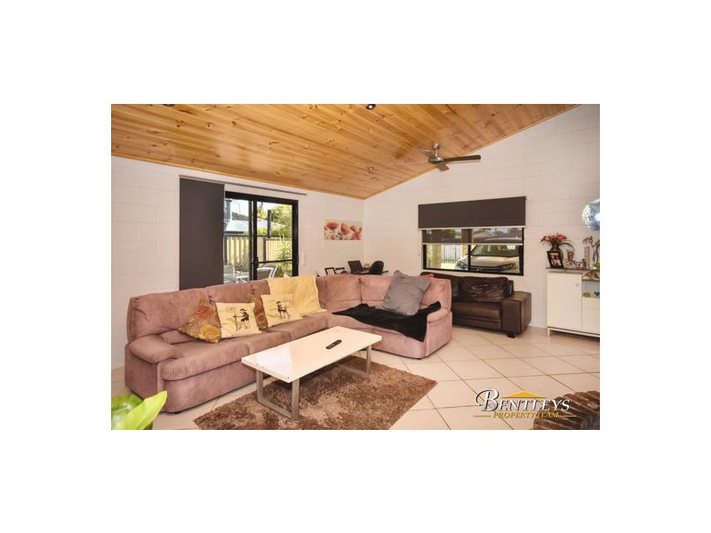 517 Nicklin Way, Wurtulla QLD 4575