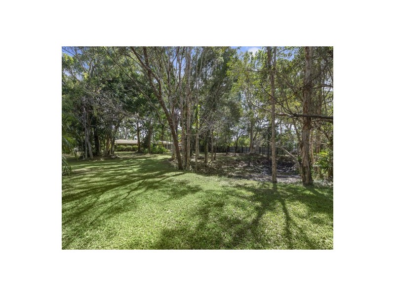 11 Casuarina Drive, Little Mountain QLD 4551
