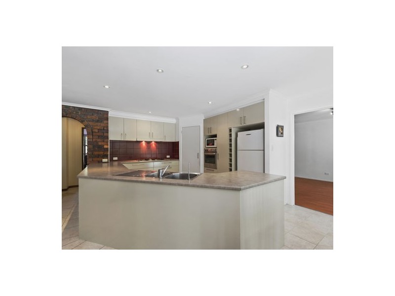 11 Casuarina Drive, Little Mountain QLD 4551