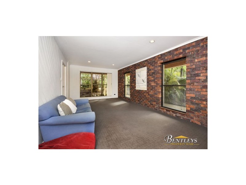 11 Casuarina Drive, Little Mountain QLD 4551