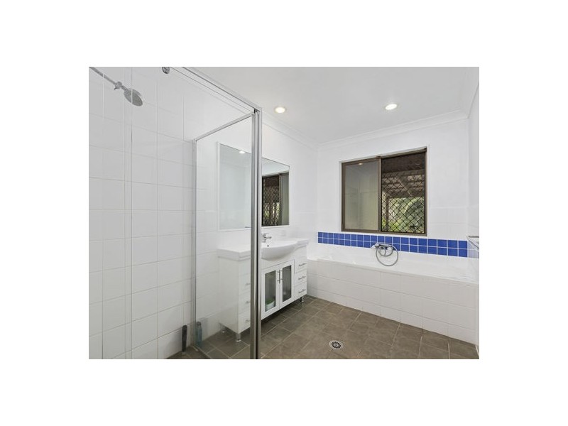11 Casuarina Drive, Little Mountain QLD 4551
