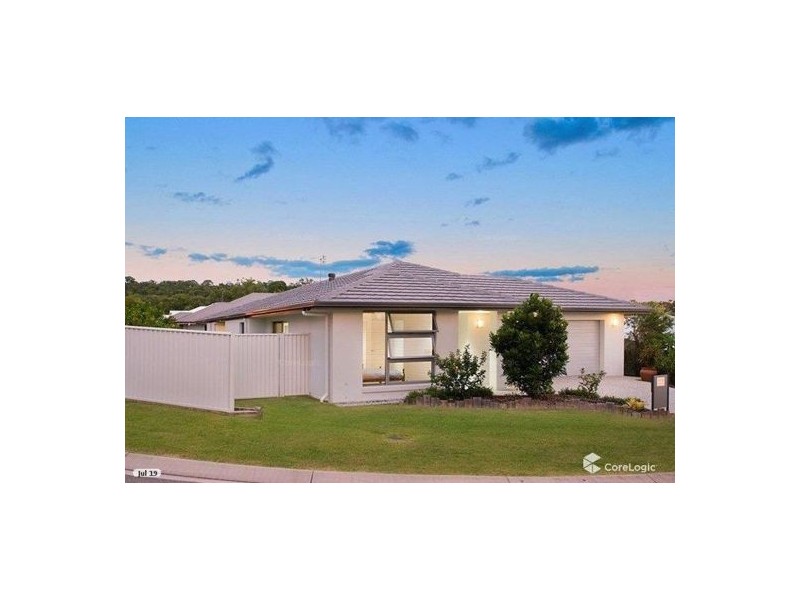 8 Riverstone Crescent, Little Mountain QLD 4551