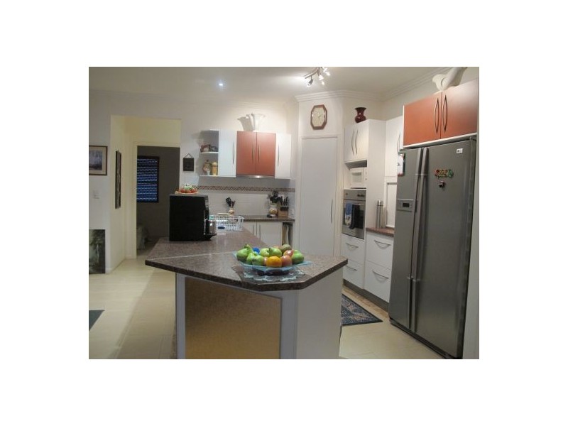 9 Maddock avenue, Mooloolah Valley QLD 4553