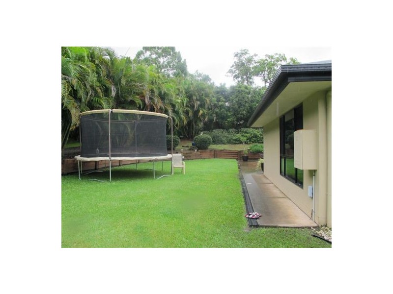 4  Samuel Place, Mooloolah Valley QLD 4553