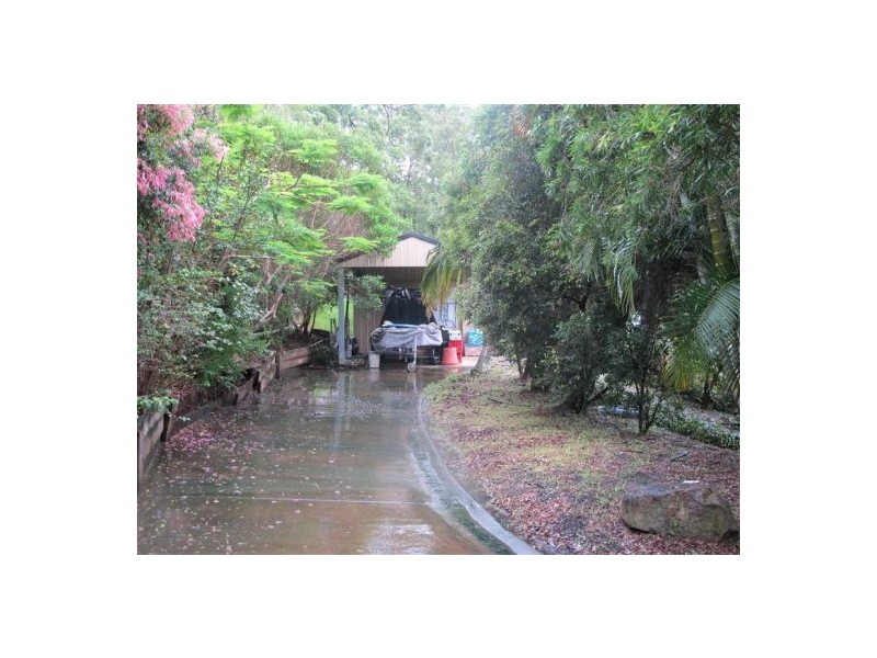 4  Samuel Place, Mooloolah Valley QLD 4553