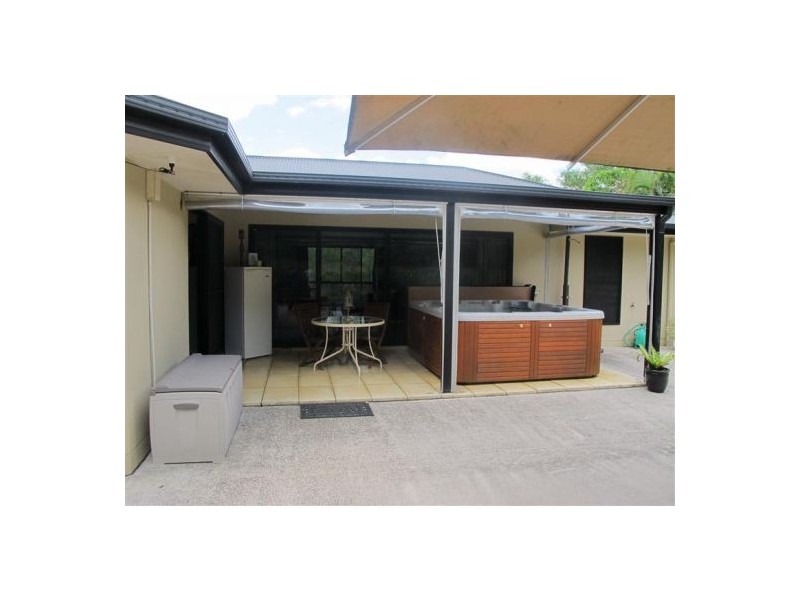 4  Samuel Place, Mooloolah Valley QLD 4553