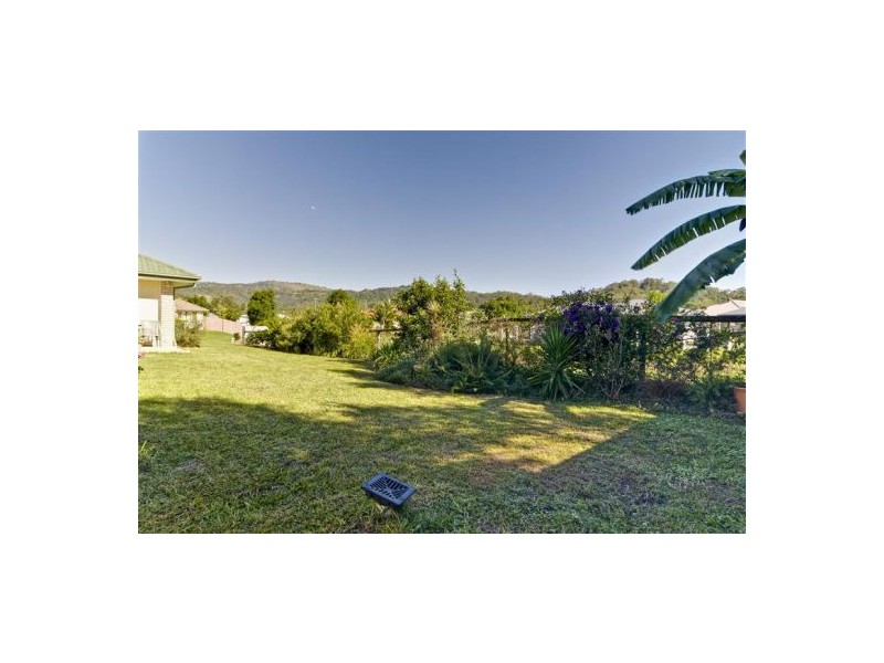 22 Maddock Avenue, Mooloolah Valley QLD 4553