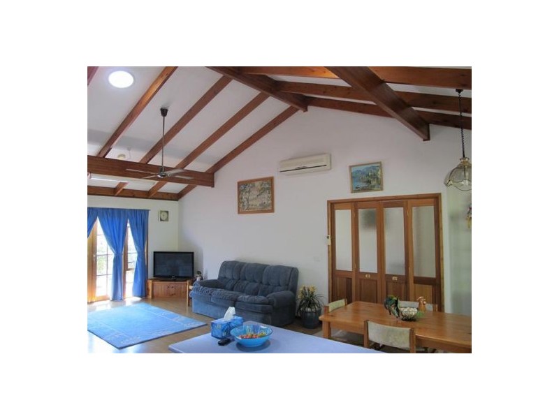 8 Hamilton Close, Mooloolah Valley QLD 4553