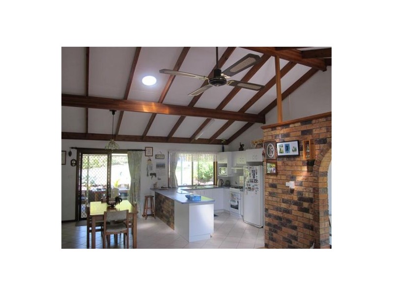 8 Hamilton Close, Mooloolah Valley QLD 4553