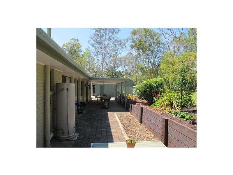 8 Hamilton Close, Mooloolah Valley QLD 4553