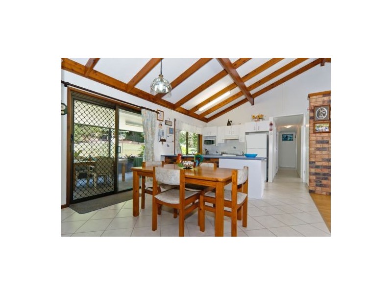 8 Hamilton Close, Mooloolah Valley QLD 4553