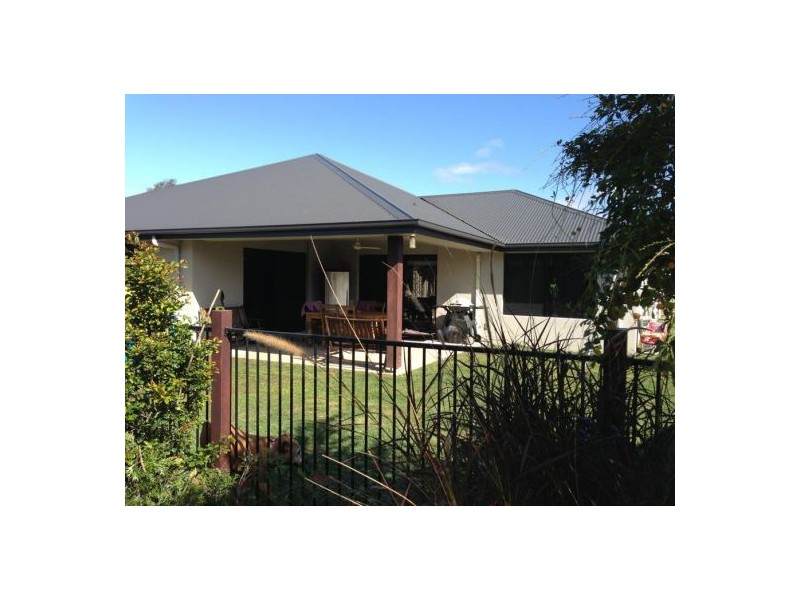 5 Dixon Court, Mooloolah Valley QLD 4553