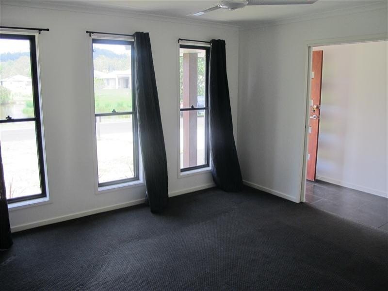 5 Dixon Court, Mooloolah Valley QLD 4553