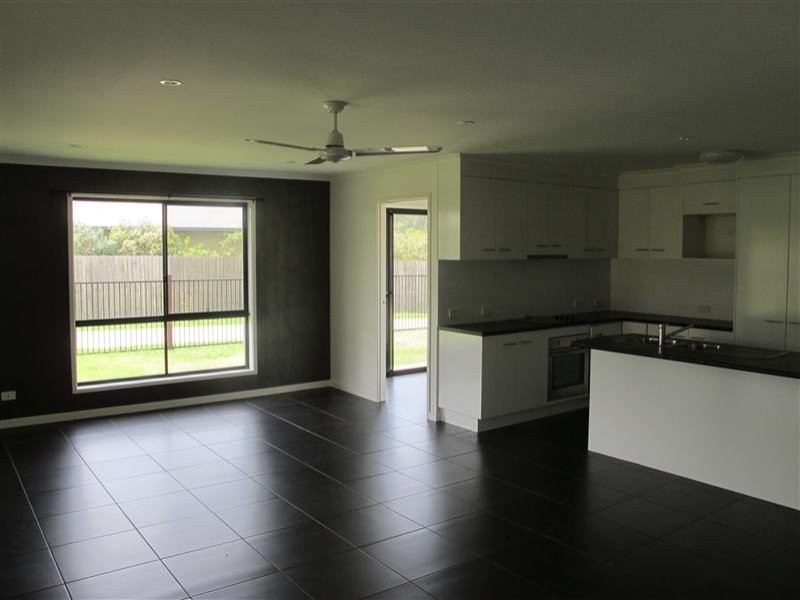 5 Dixon Court, Mooloolah Valley QLD 4553