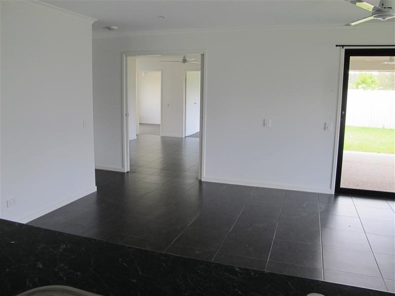 5 Dixon Court, Mooloolah Valley QLD 4553