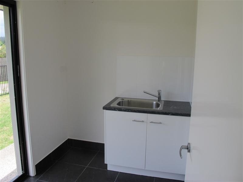 5 Dixon Court, Mooloolah Valley QLD 4553