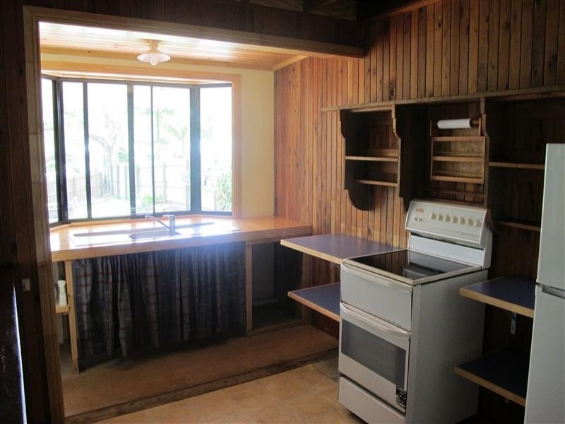 33 Paget Street, Mooloolah Valley QLD 4553