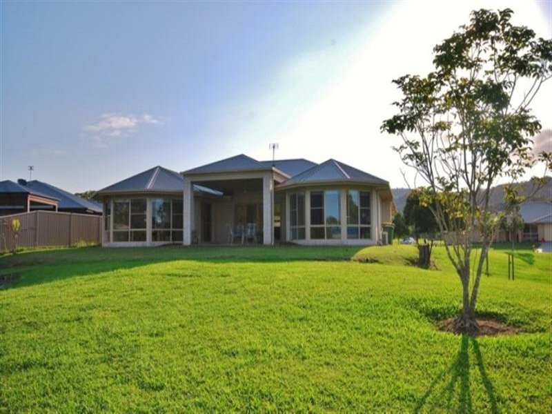 28 Maddock Avenue, Mooloolah Valley QLD 4553