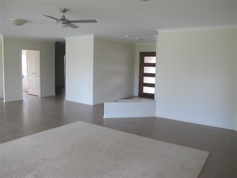 28 Maddock Avenue, Mooloolah Valley QLD 4553