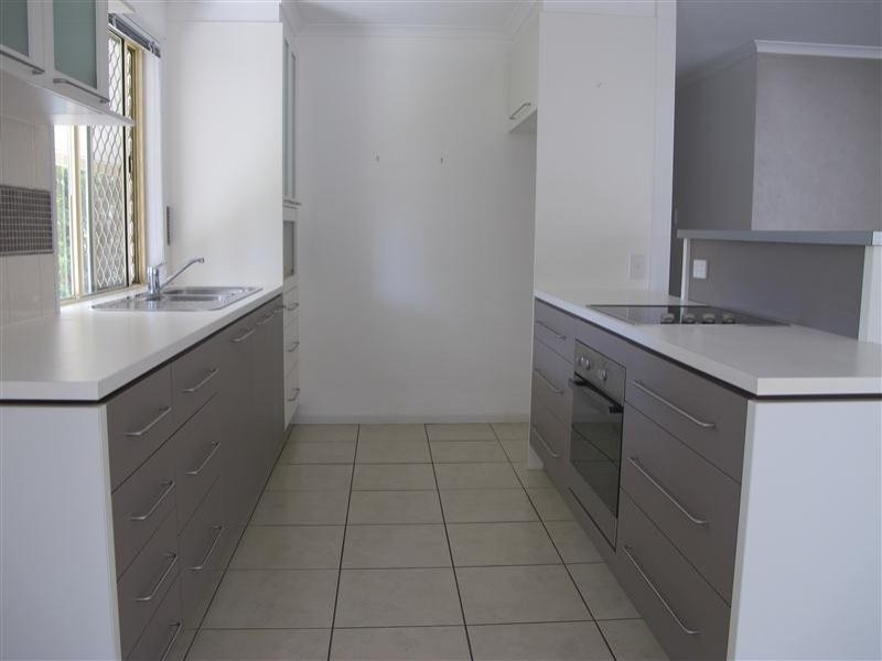 13 Karanne Drive, Mooloolah Valley QLD 4553