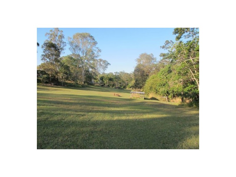 8 Andersen Road, Mooloolah Valley QLD 4553