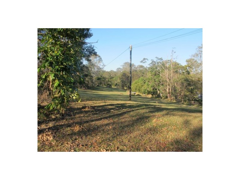 8 Andersen Road, Mooloolah Valley QLD 4553