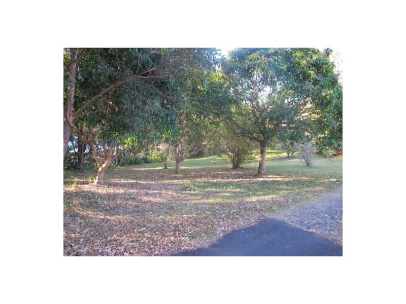 8 Andersen Road, Mooloolah Valley QLD 4553